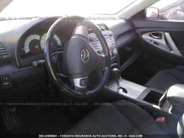 4T1BK46K89U083438 - 2009 TOYOTA CAMRY SE/LE/XLE შავი ფოტო 5
