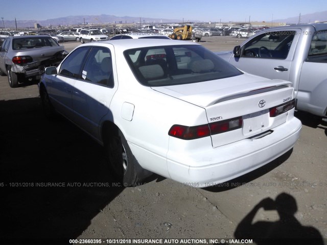JT2BF28K0X0200369 - 1999 TOYOTA CAMRY LE/XLE 白色 照片 3
