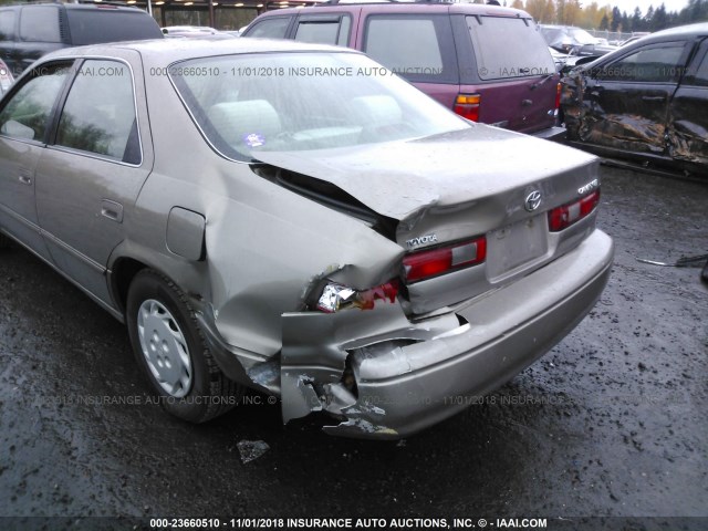 4T1BG22K0XU424808 - 1999 TOYOTA CAMRY CE/LE/XLE 米色 照片 6