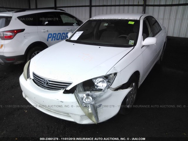 4T1BE32K05U611152 - 2005 TOYOTA CAMRY LE/XLE/SE WHITE photo 6