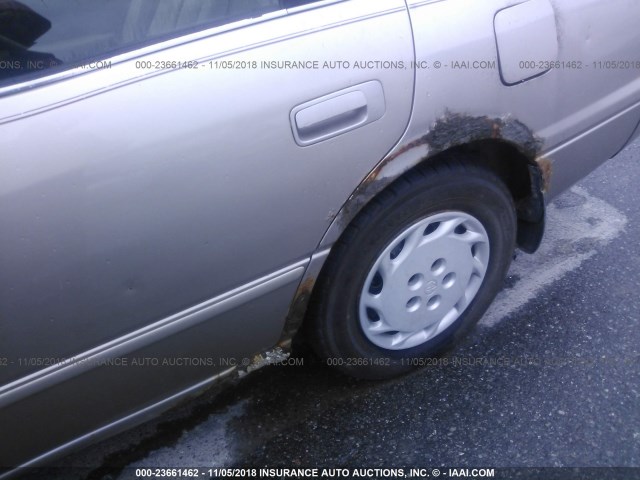 4T1BG22K8XU463968 - 1999 TOYOTA CAMRY CE/LE/XLE 金色 照片 6