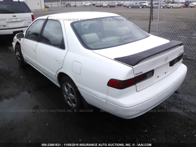 JT2BG22K6W0175031 - 1998 TOYOTA CAMRY CE/LE/XLE 白色 照片 3