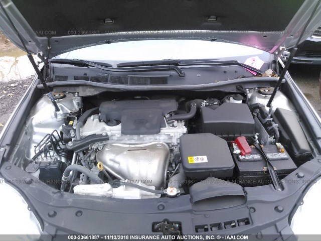 4T1BF1FK2HU667707 - 2017 TOYOTA CAMRY LE/XLE/SE/XSE 银色 照片 10