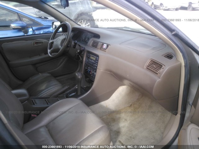 JT2BF28K9X0203951 - 1999 TOYOTA CAMRY LE/XLE Qızıl foto 5