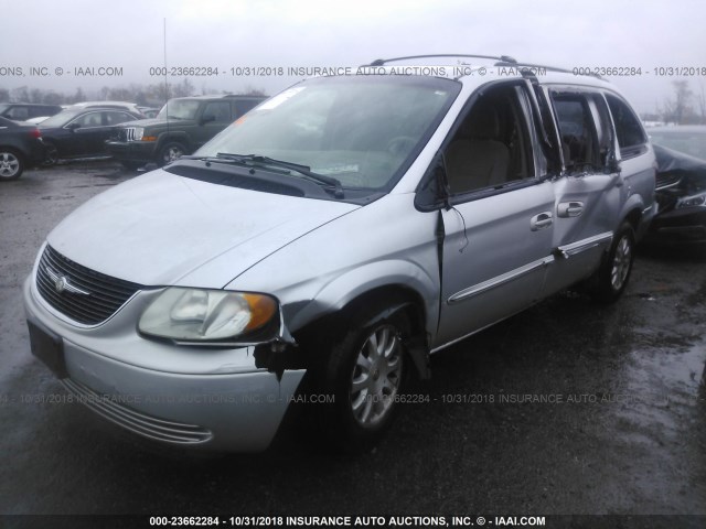 2C4GP74L72R653084 - 2002 CHRYSLER TOWN & COUNTRY EX SILVER photo 2