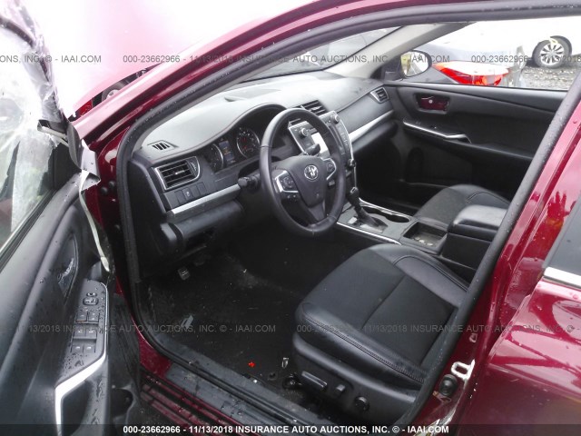 4T1BF1FKXHU749622 - 2017 TOYOTA CAMRY LE/XLE/SE/XSE RED photo 5