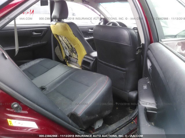 4T1BF1FKXHU749622 - 2017 TOYOTA CAMRY LE/XLE/SE/XSE RED photo 8