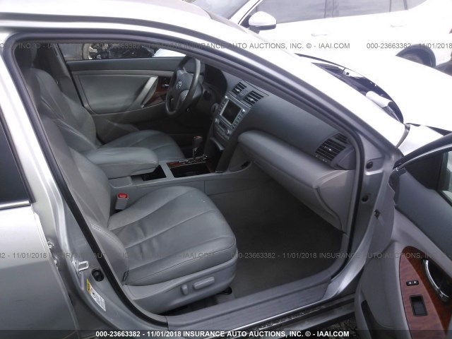 4T1BK46K99U580658 - 2009 TOYOTA CAMRY SE/LE/XLE 银色 照片 5