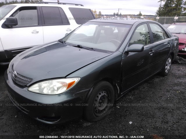 JTDBE32K620078800 - 2002 TOYOTA CAMRY LE/XLE/SE GREEN photo 2