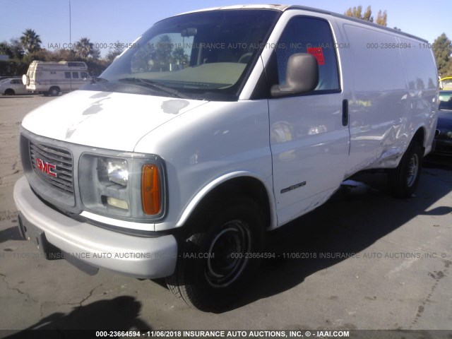 1GTHG35R6Y1231580 - 2000 GMC SAVANA G3500 WHITE photo 2