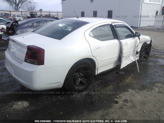 2B3KA43H58H285463 - 2008 DODGE CHARGER WHITE photo 4