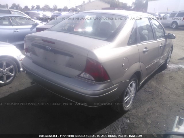 1FAFP34Z74W150891 - 2004 FORD FOCUS SE COMFORT/SE SPORT BEIGE photo 4