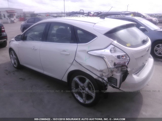 1FAHP3N2XCL466165 - 2012 FORD FOCUS TITANIUM WHITE photo 3