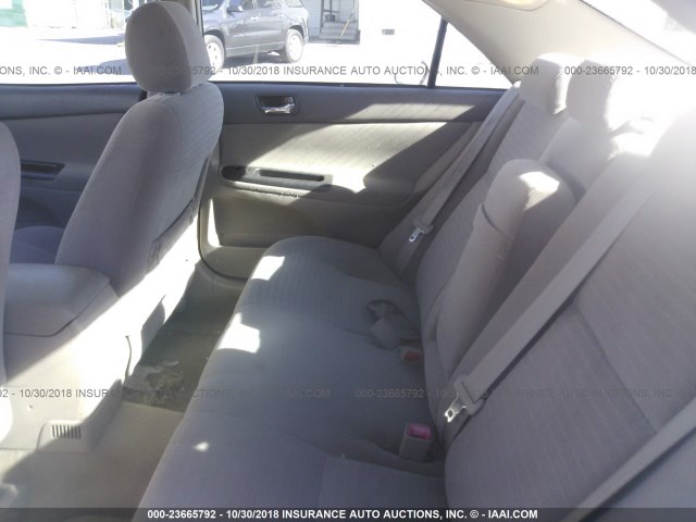 4T1BE32KX5U573607 - 2005 TOYOTA CAMRY LE/XLE/SE WHITE photo 8