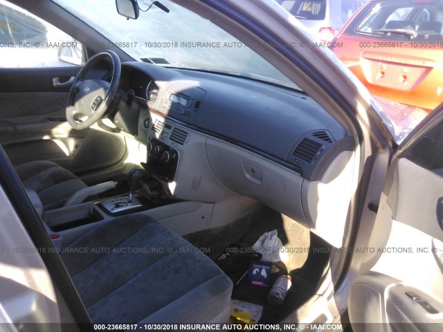 5NPEU46FX6H110210 - 2006 HYUNDAI SONATA GLS/LX SILVER photo 5