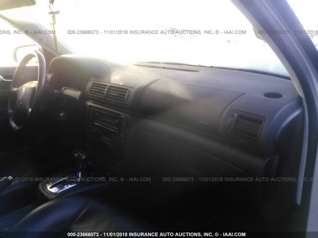 WVWPD63B1XE513077 - 1999 VOLKSWAGEN PASSAT GLX SILVER photo 5