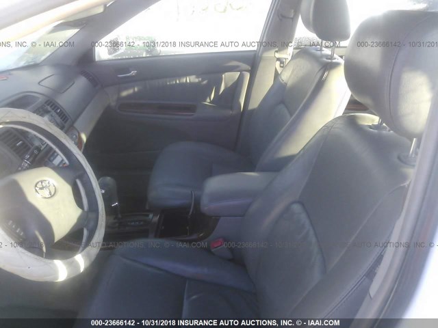 4T1BE30K64U343144 - 2004 TOYOTA CAMRY LE/XLE/SE WHITE photo 5
