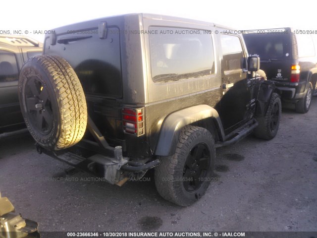 1C4AJWAG7CL133681 - 2012 JEEP WRANGLER SPORT 黑色 照片 4