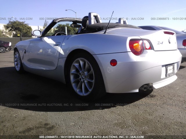 4USBT334X3LS40573 - 2003 BMW Z4 2.5 SILVER photo 3