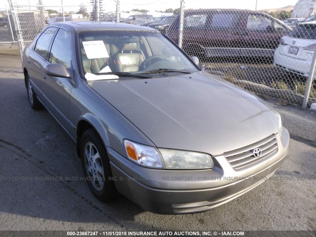 JT2BF28K7X0234941 - 1999 TOYOTA CAMRY LE/XLE 金色 照片 1