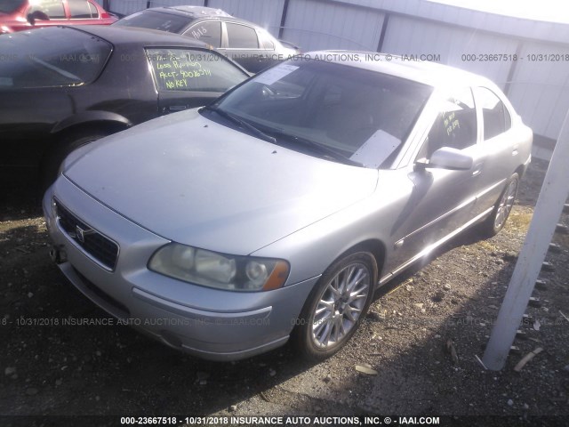 YV1RS547662550378 - 2006 VOLVO S60 T5 SILVER photo 2