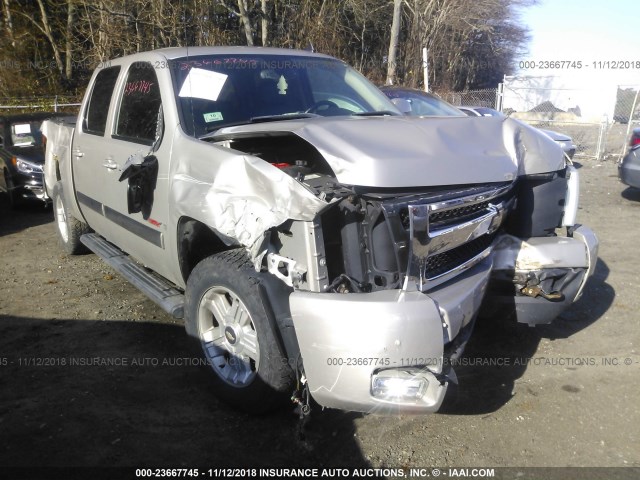 3GCEK13Y67G557296 - 2007 CHEVROLET SILVERADO K1500 CREW CAB GRAY photo 1