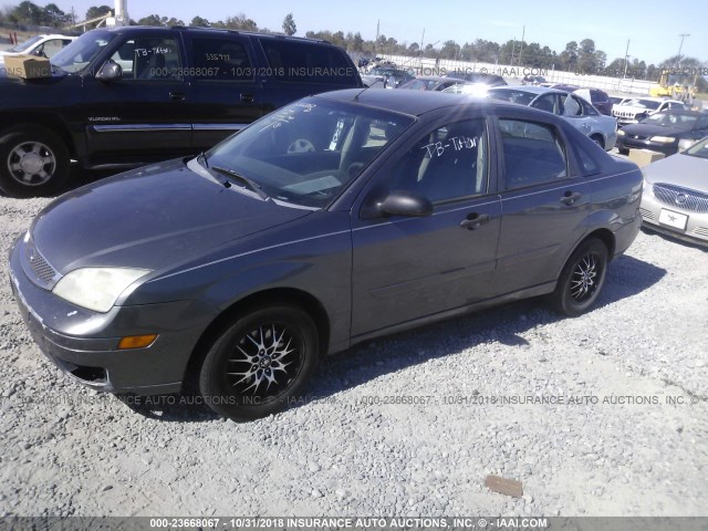 1FAFP34N26W203187 - 2006 FORD FOCUS ZX4 GRAY photo 2