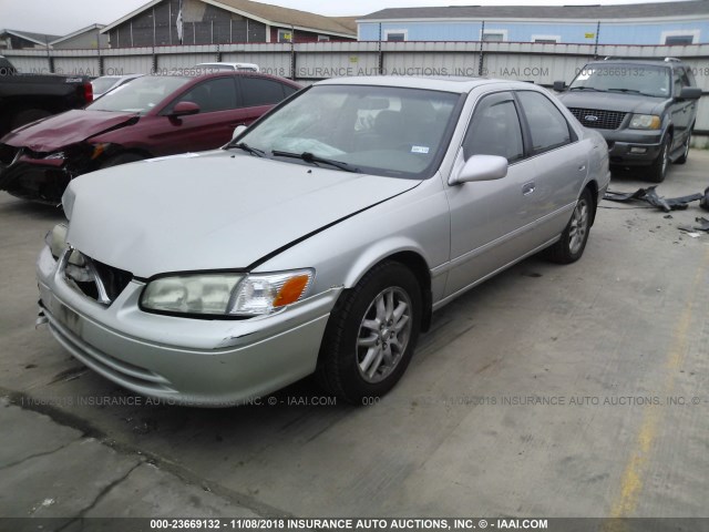 4T1BF28K1YU113271 - 2000 TOYOTA CAMRY LE/XLE 银色 照片 2