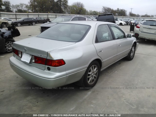 4T1BF28K1YU113271 - 2000 TOYOTA CAMRY LE/XLE 银色 照片 4