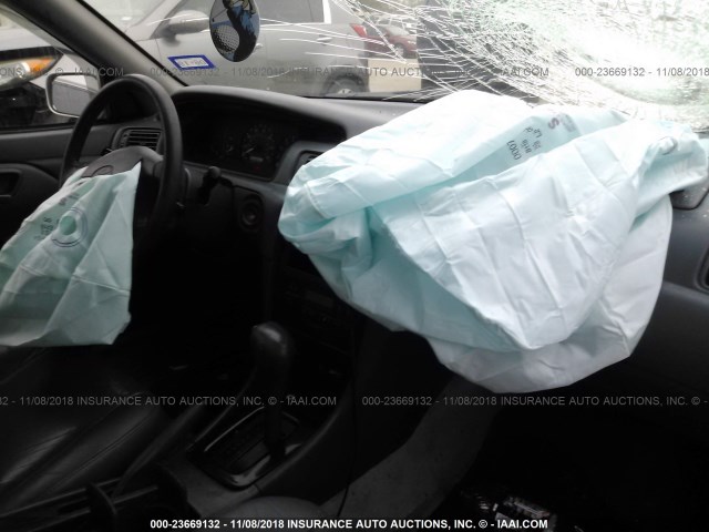 4T1BF28K1YU113271 - 2000 TOYOTA CAMRY LE/XLE 银色 照片 5