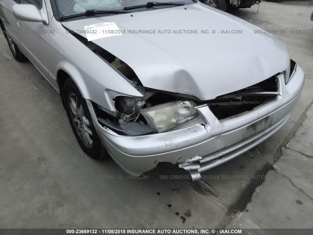 4T1BF28K1YU113271 - 2000 TOYOTA CAMRY LE/XLE 银色 照片 6