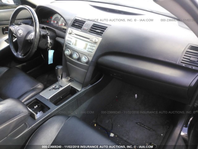 4T1BK46K97U515595 - 2007 TOYOTA CAMRY NEW GENERAT LE/XLE/SE BLACK photo 5