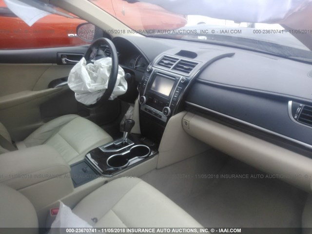 4T4BF1FK9CR213727 - 2012 TOYOTA CAMRY SE/LE/XLE BLACK photo 5