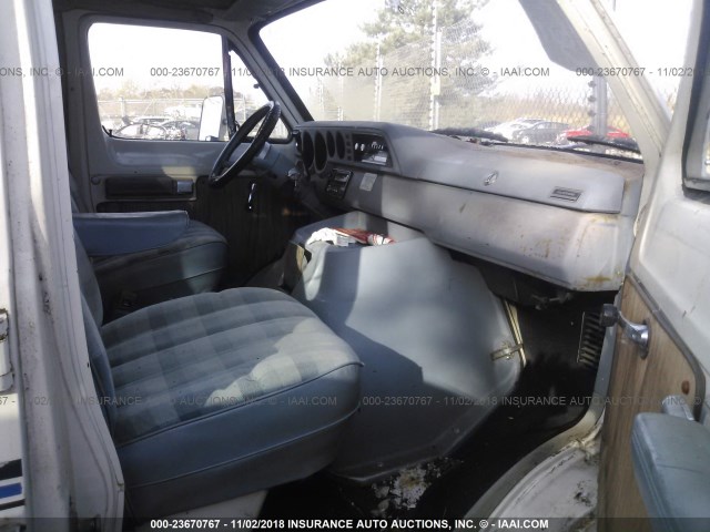 2B7HB23S3CK164609 - 1982 DODGE RAM VAN B250 WHITE photo 5