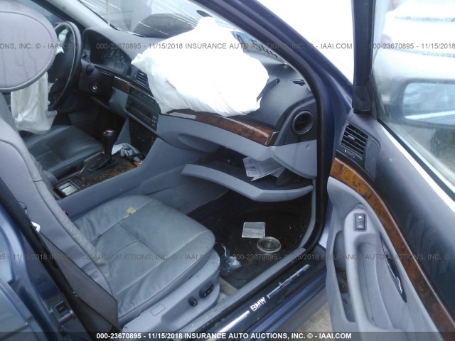 WBADT63441CF11012 - 2001 BMW 530 I AUTOMATIC BLUE photo 5