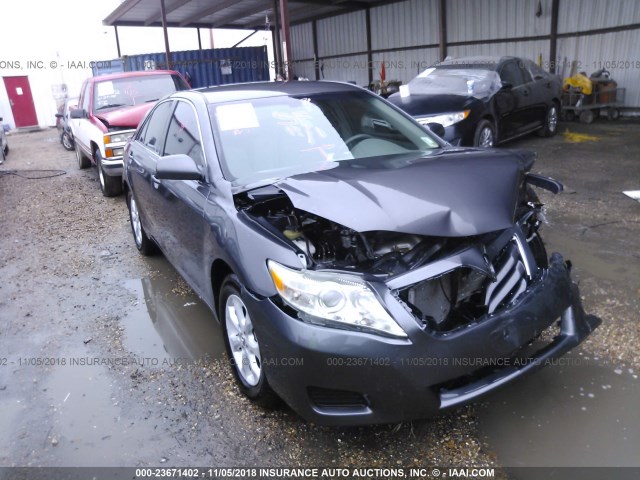 4T4BF3EK3BR208910 - 2011 TOYOTA CAMRY SE/LE/XLE GRAY photo 1