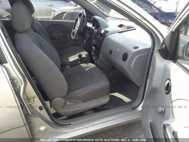KL1TD62665B364786 - 2005 CHEVROLET AVEO LS SILVER photo 5
