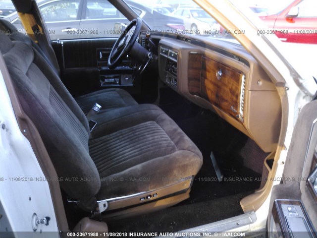 1G6DW51Y0JR755537 - 1988 CADILLAC BROUGHAM WHITE photo 5