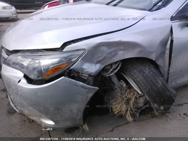 4T1BF1FK5HU444982 - 2017 TOYOTA CAMRY LE/XLE/SE/XSE 银色 照片 6