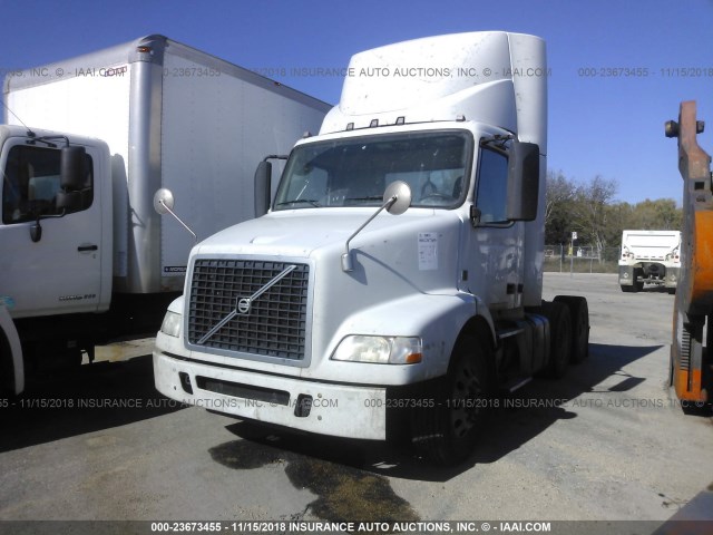 4V4M99EH8DN143642 - 2013 VOLVO VNM M Unknown photo 2