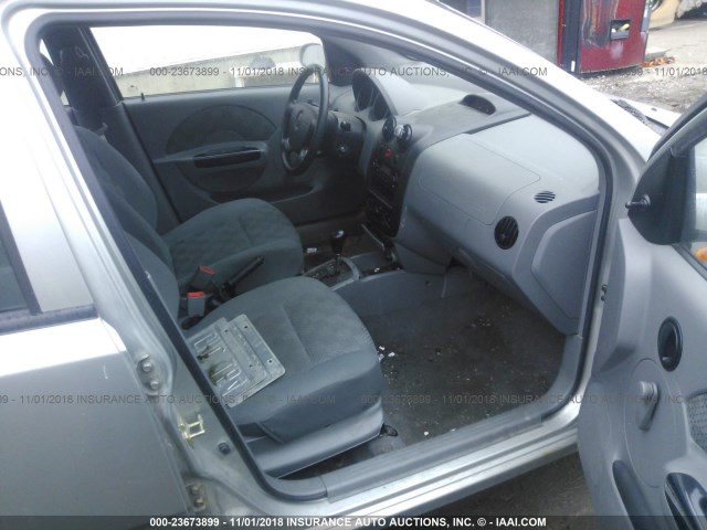 KL1TD52674B128012 - 2004 CHEVROLET AVEO SILVER photo 5