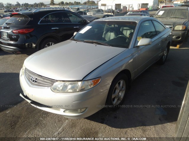 2T1CF28P62C594689 - 2002 TOYOTA CAMRY SOLARA SE/SLE ვერცხლისფერი ფოტო 2