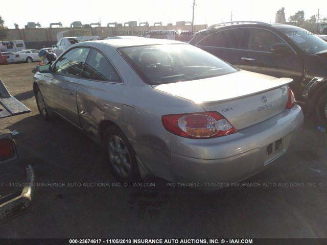 2T1CF28P62C594689 - 2002 TOYOTA CAMRY SOLARA SE/SLE ვერცხლისფერი ფოტო 3