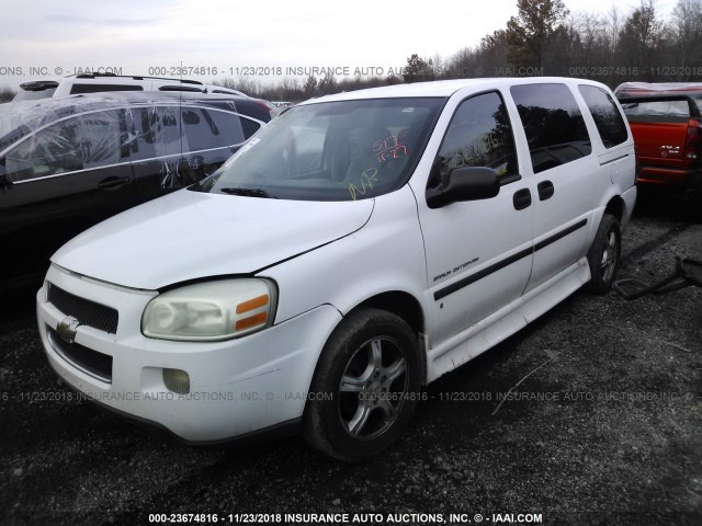 1GBDV13WX8D211840 - 2008 CHEVROLET UPLANDER INCOMPLETE WHITE photo 2