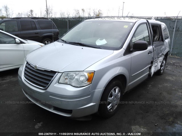 2A8HR44H58R602323 - 2008 CHRYSLER TOWN & COUNTRY LX SILVER photo 2