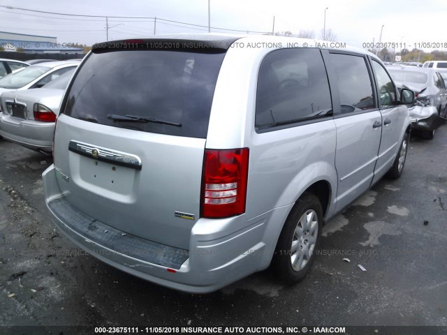 2A8HR44H58R602323 - 2008 CHRYSLER TOWN & COUNTRY LX SILVER photo 4