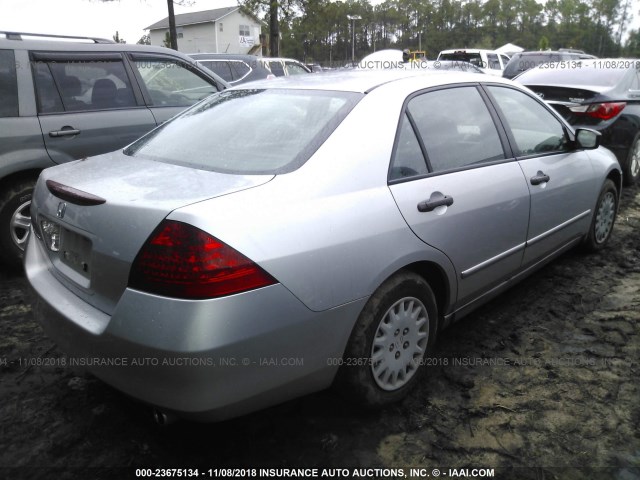 1HGCM56156A008842 - 2006 HONDA ACCORD VALUE SILVER photo 4