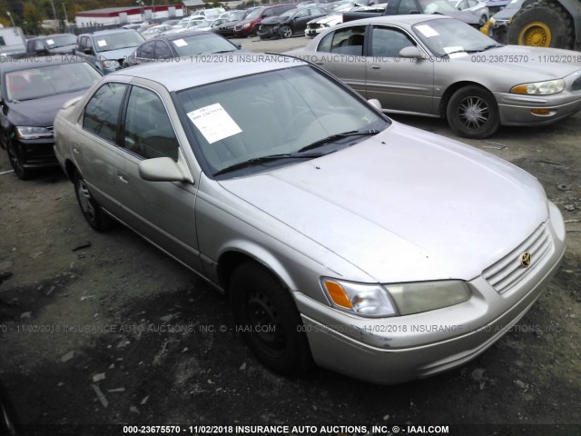 4T1BG22K5WU272295 - 1998 TOYOTA CAMRY CE/LE/XLE 金色 照片 1