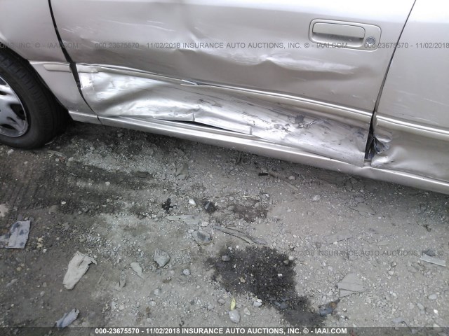 4T1BG22K5WU272295 - 1998 TOYOTA CAMRY CE/LE/XLE 金色 照片 6