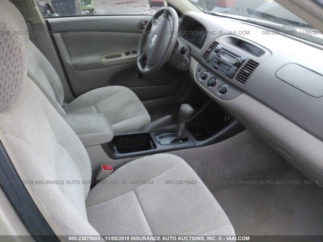 4T1BE32K83U218979 - 2003 TOYOTA CAMRY LE/XLE/SE GOLD photo 5